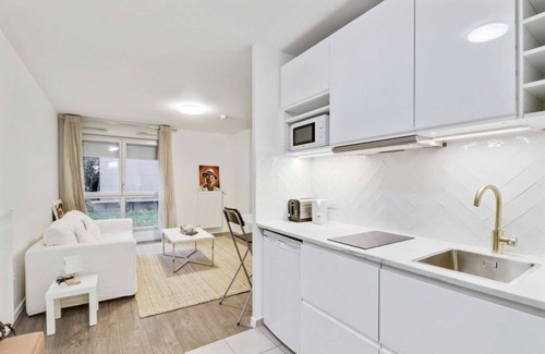 Rosny-sous-Bois Apartment | Chic studio Appartment