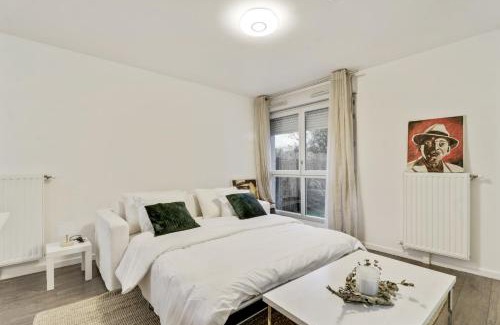Rosny-sous-Bois Apartment | Chic studio Appartment