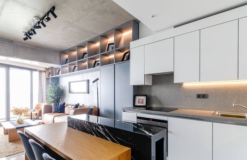 Bomonti Apartment | Chic Studio Flat w Balcony in Sisli Sinpas Queen
