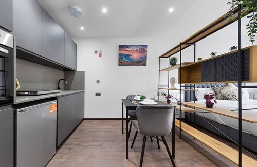 Golders Green Apartment | Chic Studio in Golders Green Near Tube Station