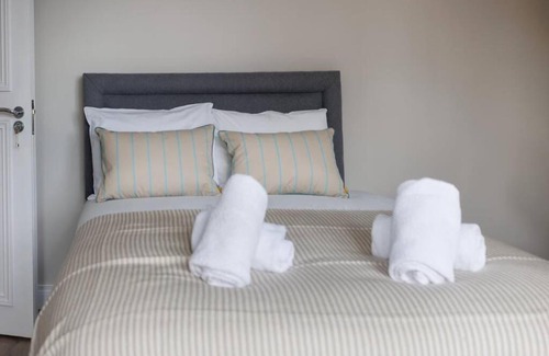 Belfast City Centre Apartment | Chic studio sleeps 2 in Belfast City Centre