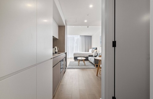 North Fremantle Apartment | Chic Studio Stay Near Cafés and Coastline
