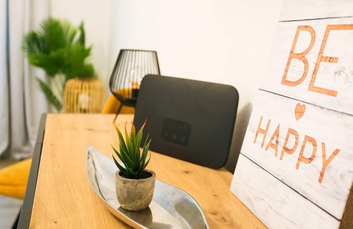 Lindenhof Apartment | Chic Studio | Super Central | 1 minute to the main station