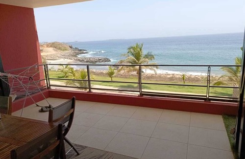 Dakar Condo | Chic Studio - Terrace and sea view