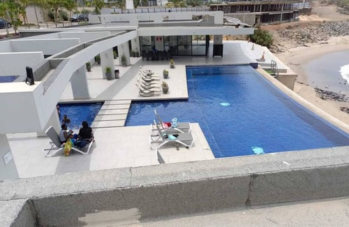 Dakar Condo | Chic Studio - Terrace and sea view