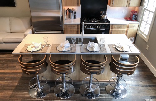 Downtown Park City House | Chic Tiny Home Private Hot Tub Steps from Main Street Love Bird's Paradise!