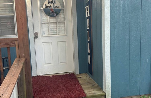 Riverdale Apartment | Chic tiny house with 2 bedrooms and 2 bathrooms. Perfect for an overnight stay.