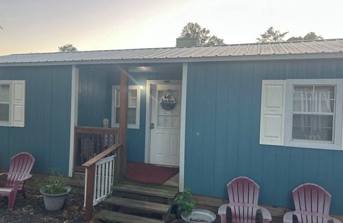 Riverdale Apartment | Chic tiny house with 2 bedrooms and 2 bathrooms. Perfect for an overnight stay.