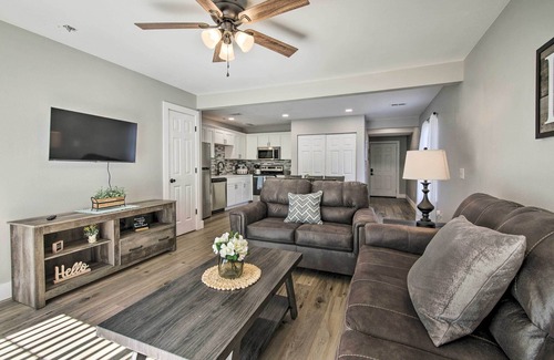 Kimberling City House | Chic Townhome ~ 6 Mi to Talking Rocks Cavern!