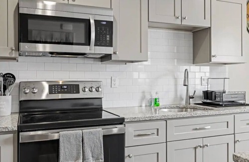 Pasco House | Chic & Tranquil 2BR Home in PSC