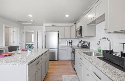 Pasco House | Chic & Tranquil 2BR Home in PSC