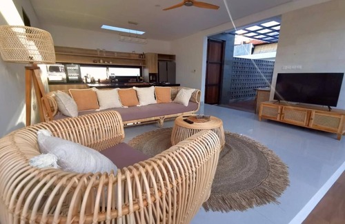 Central Seminyak Villa | Chic tropical villa in the heart of Seminyak
