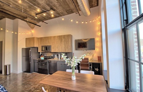 Midtown Hotel | Chic Ultramodern Studio Loft w/Designer Features