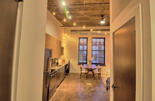Midtown Hotel | Chic Ultramodern Studio Loft w/Designer Features