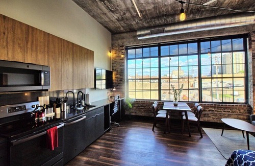 Midtown Hotel | Chic Ultramodern Studio Loft w/Designer Features