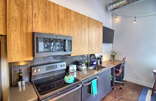 Midtown Hotel | Chic Ultramodern Studio Loft w/Designer Features