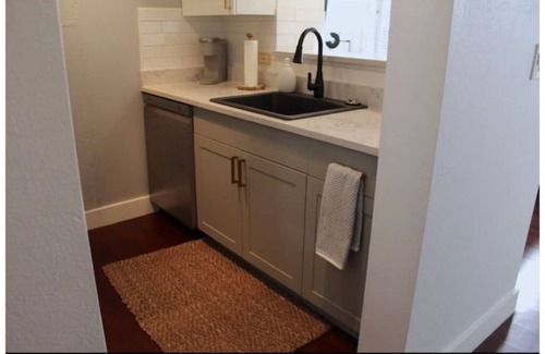 Uptown Apartment | Chic Updated 1bd 1 bth in Downtown Denver