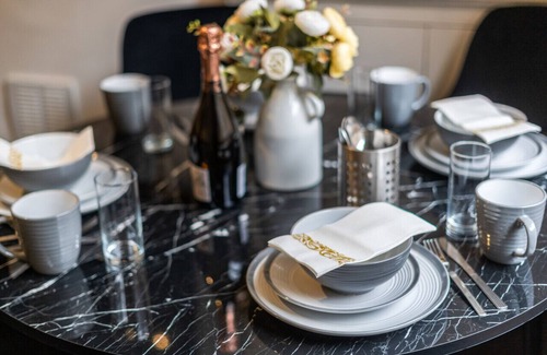 Covent Garden Apartment | Chic Urban Retreat: 1-Bedroom Gem in Covent Garden