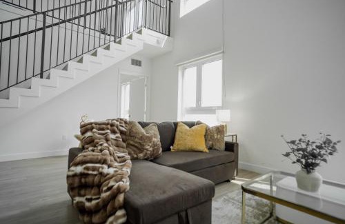 Wilshire Hotel | Chic Urban Retreat in Heart of LA, 2 Bedroom and 1 Loft