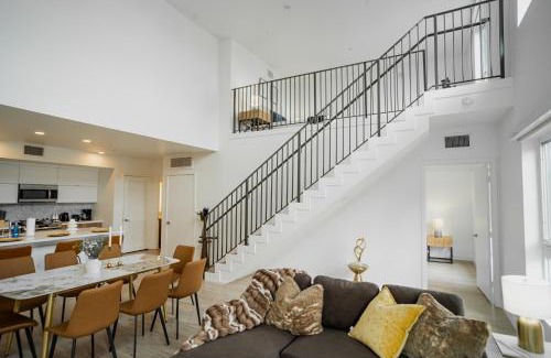 Wilshire Hotel | Chic Urban Retreat in Heart of LA, 2 Bedroom and 1 Loft