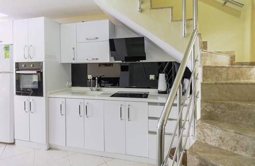 Lara Apartment | Chic Villa w Patio 5 min to Beach in Antalya