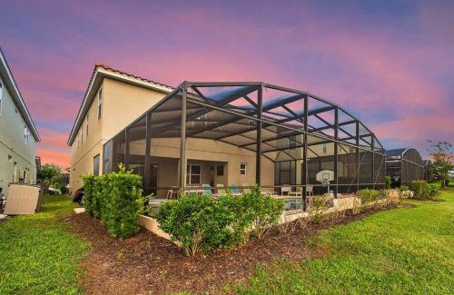 Loughman Villa | Chic Villa with Fashionista BR, Theater & Game Loft