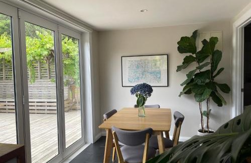 Whangarei House | Chic Whangarei Retreat, walk to CBD
