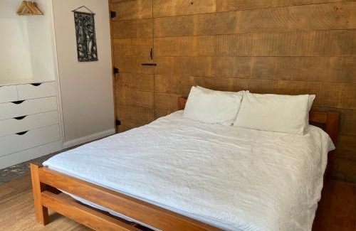 Whangarei House | Chic Whangarei Retreat, walk to CBD