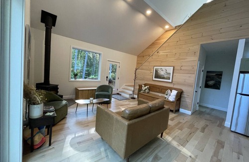 Freeport Apartment | Chickadee A-Frame on Private Road