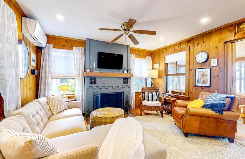 Raymond House | Chickadee Cottage