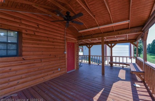 Cookson Cabin | Chicken Creek Cabin, 1 mile from Chicken Creek Boat Ramp.