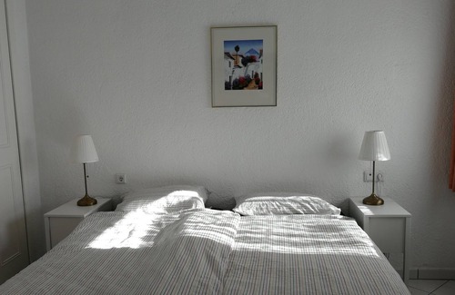 Els Poblets House | Child-friendly row corner house with private garden and community pool