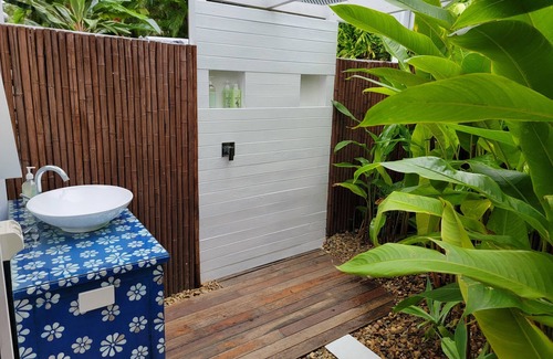 Buderim Apartment | Chill Haus | Garden Views - Beachy Boho Bali Vibes