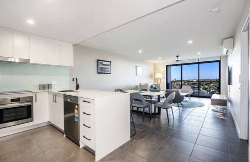 Buddina Apartment | Chill in a Three Bedroom Apt in Buddina - 7 Minute Walk to Kawana Surf