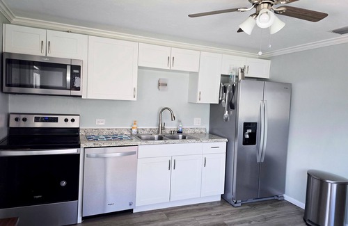 Marathon House | Chill Island Vibes & Sunrises: Your Private Paradise in the Florida Keys!