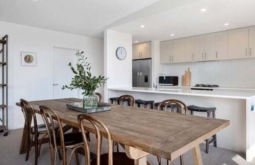 Wanaka House | Chill out and recharge - Fantail Corner