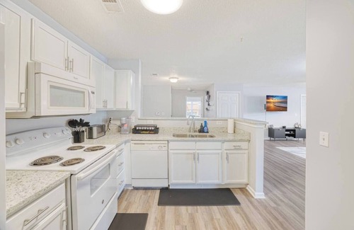Valley Falls Apartment | Chill & Splash Getaway | Spacious Apt for 8