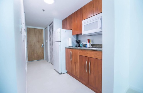 Brickell Condo | Chill Studio Getaway Luxury Brickell High Rise