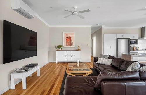 Avoca Beach House | "Chill & Unwind @ Avoca Beach"