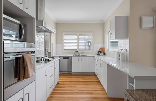 Avoca Beach House | "Chill & Unwind @ Avoca Beach"