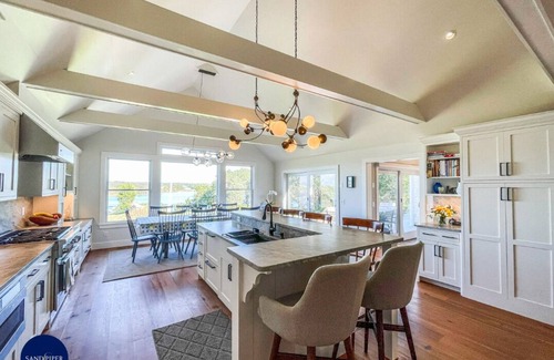 Chilmark House | CHILMARK WATERFRONT WITH PRIVATE DOCK