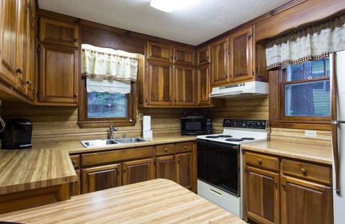 Chimney Rock House | Chimney View by Carolina Properties, Walk to shops