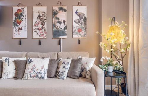 The Westside Apartment | Chinese Suite with Free Parking, Games, Netflix- Coffee Machine 家庭