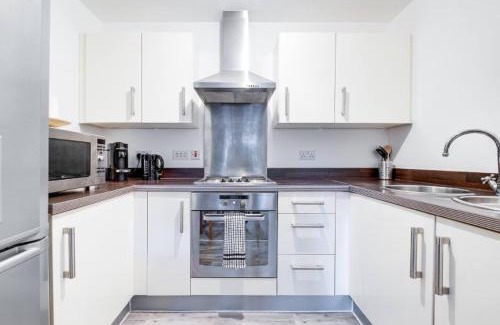 The Westside Apartment | Chinese Suite with Free Parking, Games, Netflix- Coffee Machine 家庭