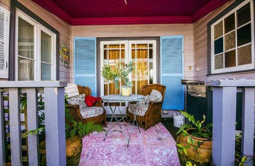 Katoomba Apartment | Chinoiserie - Blue Mountains Boho Luxe