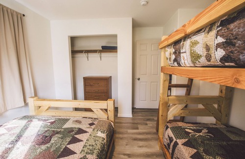 Cohoe Cabin | Chinook Cabin offers serene space on gorgeous Kasilof River. 5 min to fishing