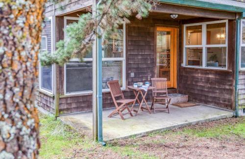 Shorepine Village House | Chinook