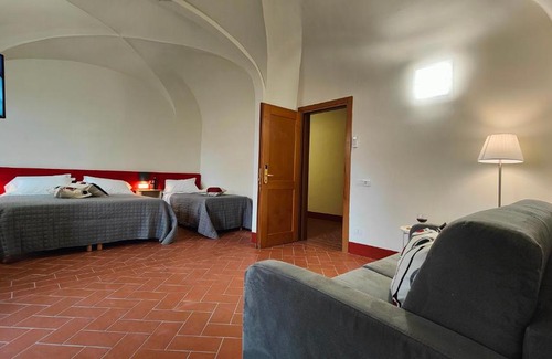 Volterra Hostel | Chiostro Delle Monache Hostel Volterra