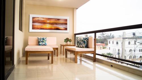 Salinas Apartment | Chipipe Salinas Beach Apartment w Parking
