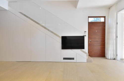 Bol Apartment | Chiponsky One - 5 star beachfront property
